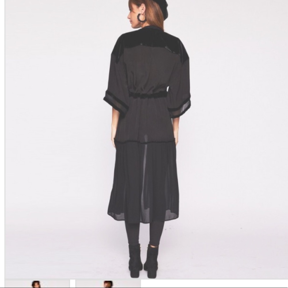 Velvet trim kimono - Picture 3 of 9